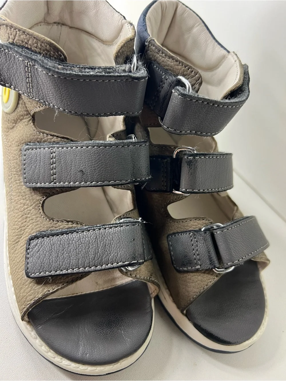 Kids Open-Toe Orthopedic Sandals in Olive with Black Straps - Picture 5 of 14